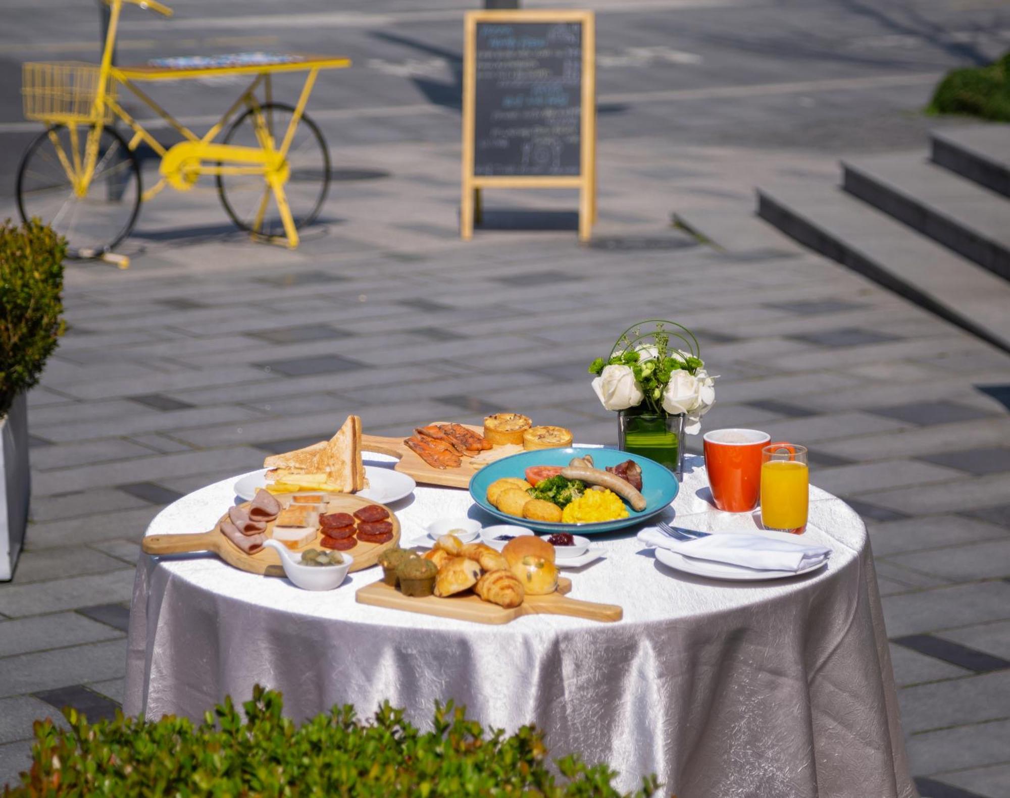 Doubletree By Hilton Hongqiao